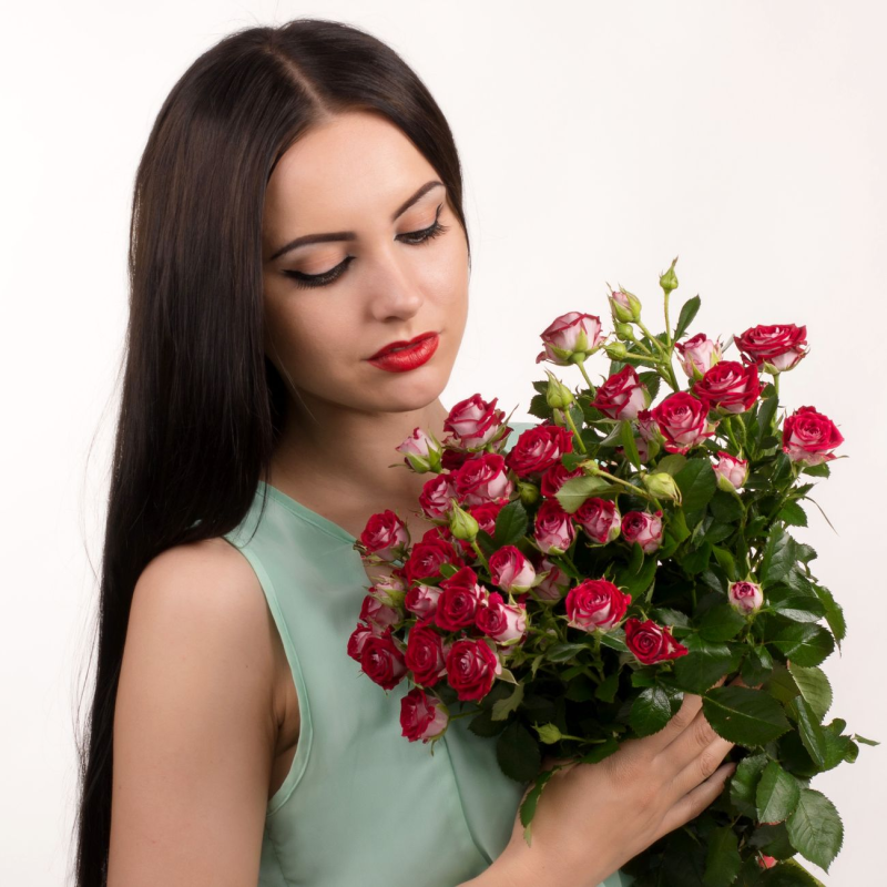 Agua de rosas: usos reales en skincare más allá del mito
